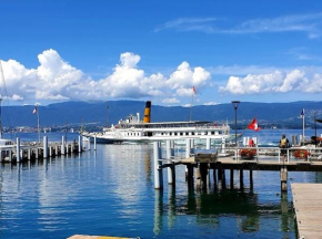 Bord lac, proche embarcadère, casino, funiculaire